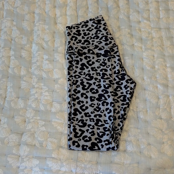 Lululemon align 25” new 2024 size 6 - Picture 6 of 6